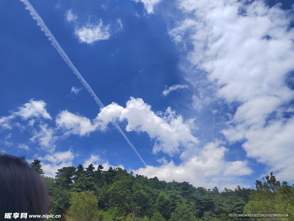 蓝色天空