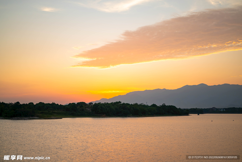  晚霞 夕阳  云彩 