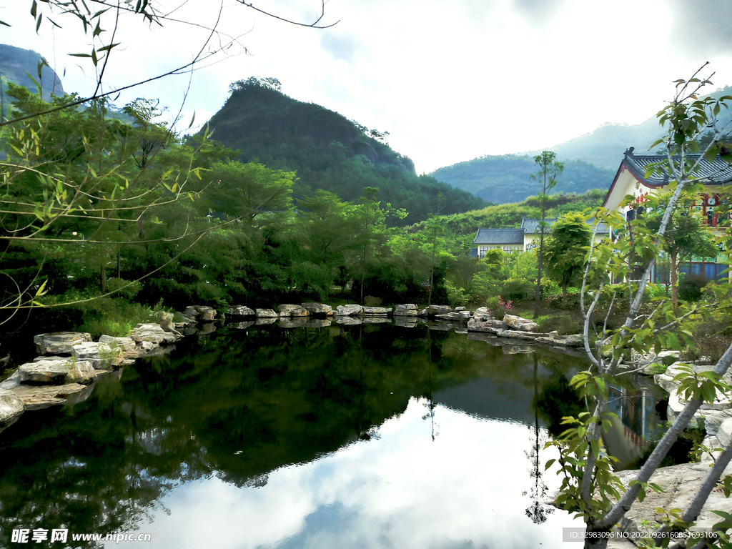 都桥山山水图