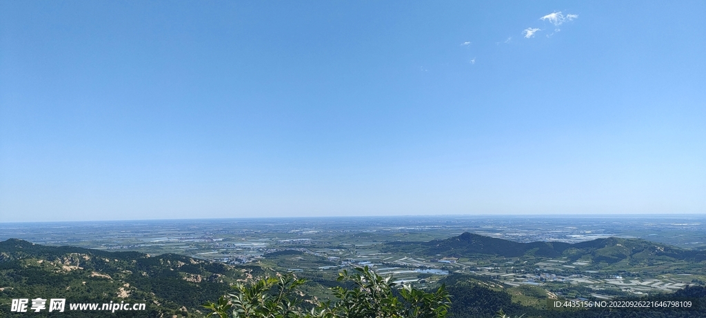 远望山间空