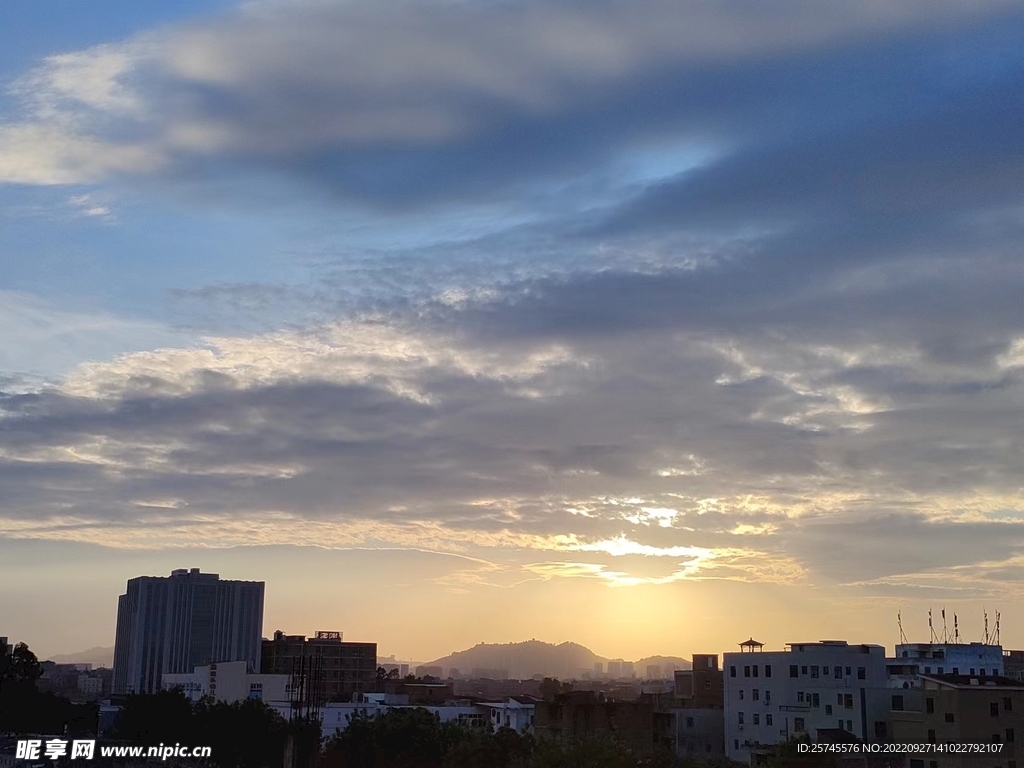 小城天空