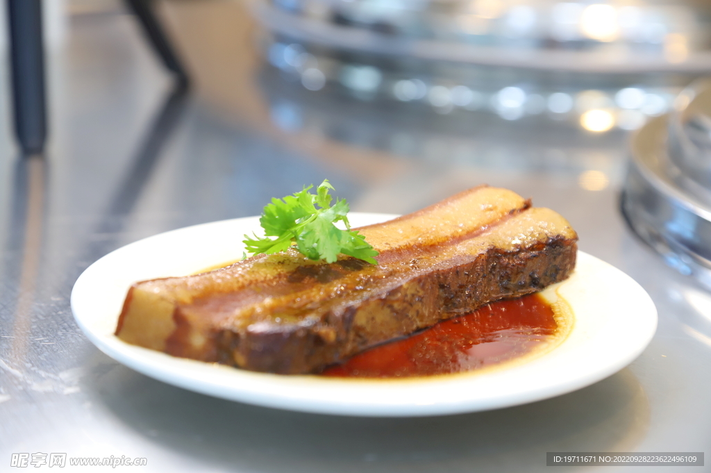 五花肉扒肉