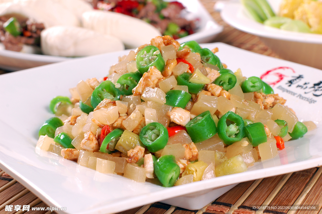 萝卜炒鸡丁
