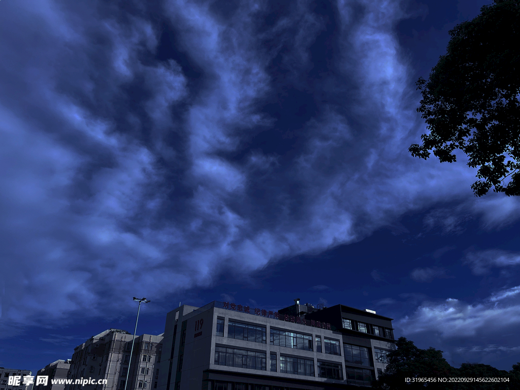 天空