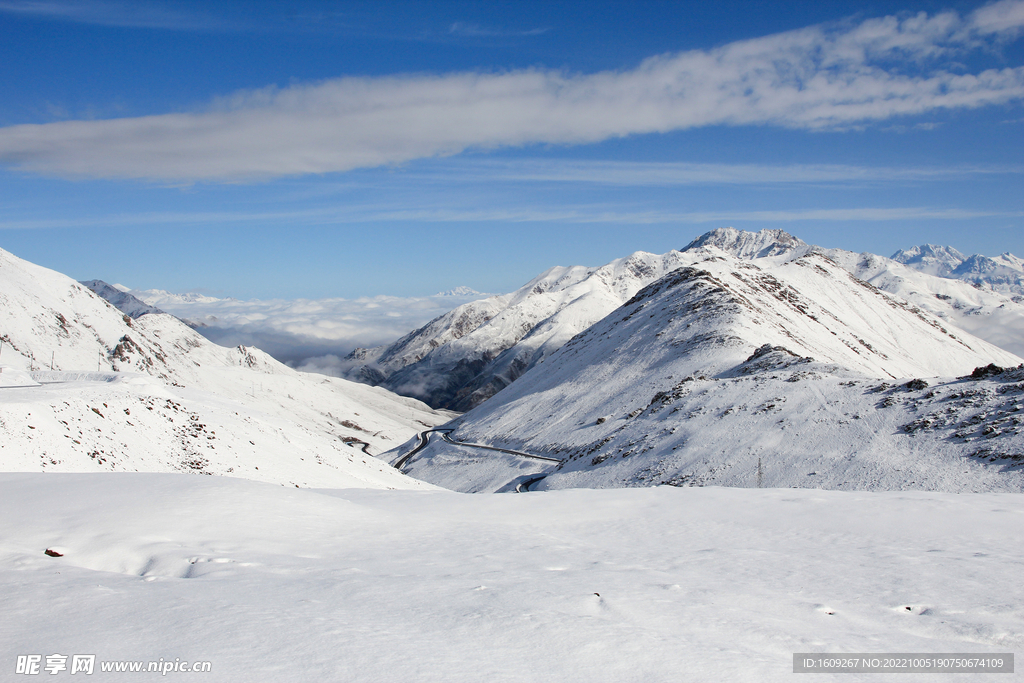 登顶高原雪山