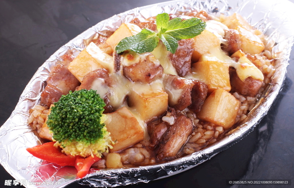 招牌意式薯仔排骨焗饭