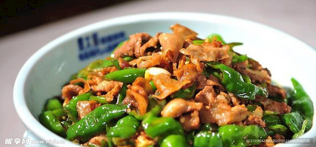 辣椒炒肉摄影图