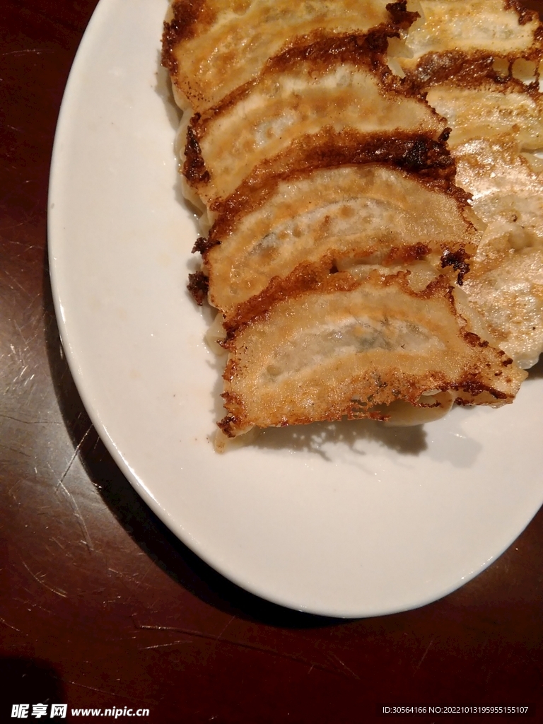 手工煎饺美食