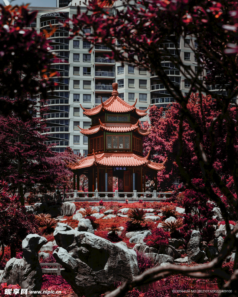 秋季复古凉亭