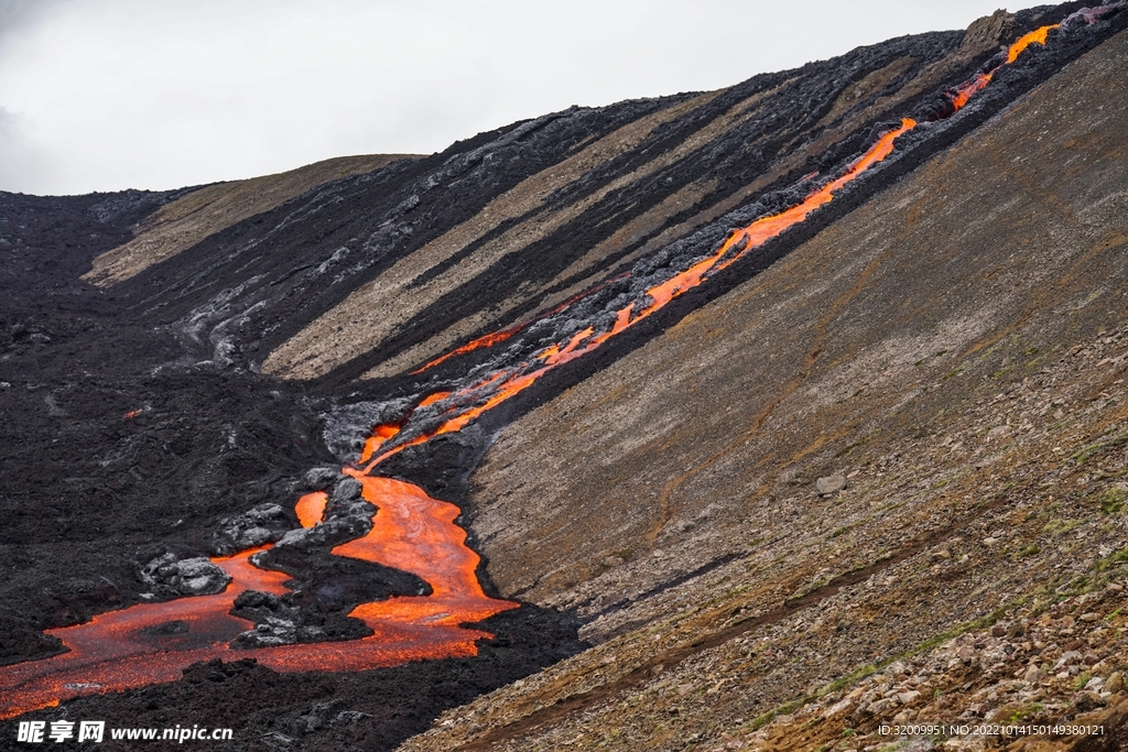 火山             