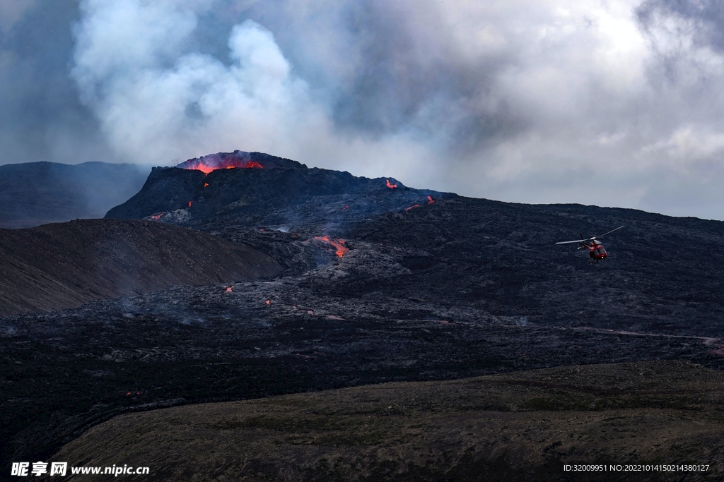 火山             