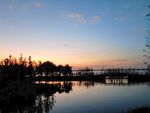 夕阳下小石桥倒影