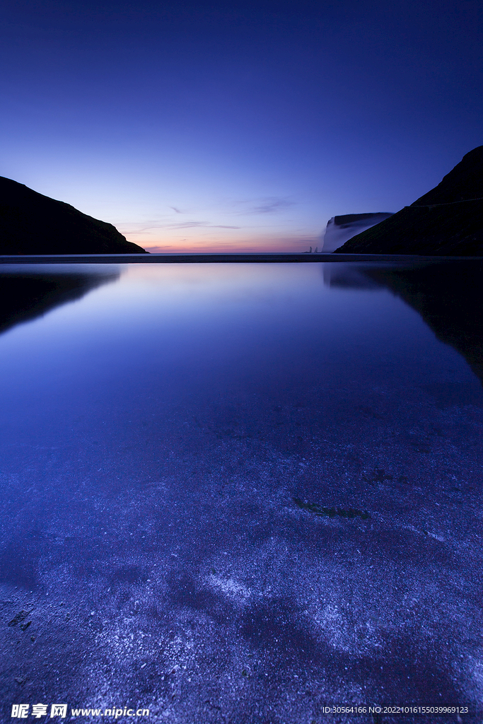 冬季湖面湖水