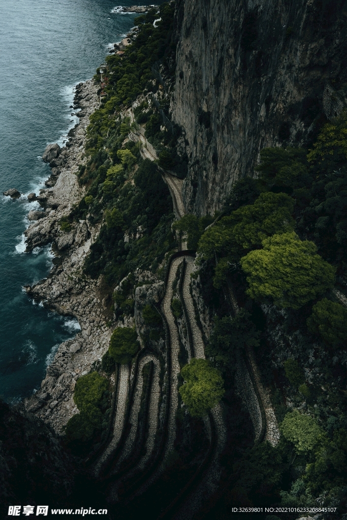 海边盘山公路