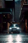 雨里的车
