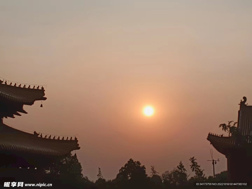 寺庙夕阳