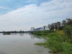 湖边钢结构路桥