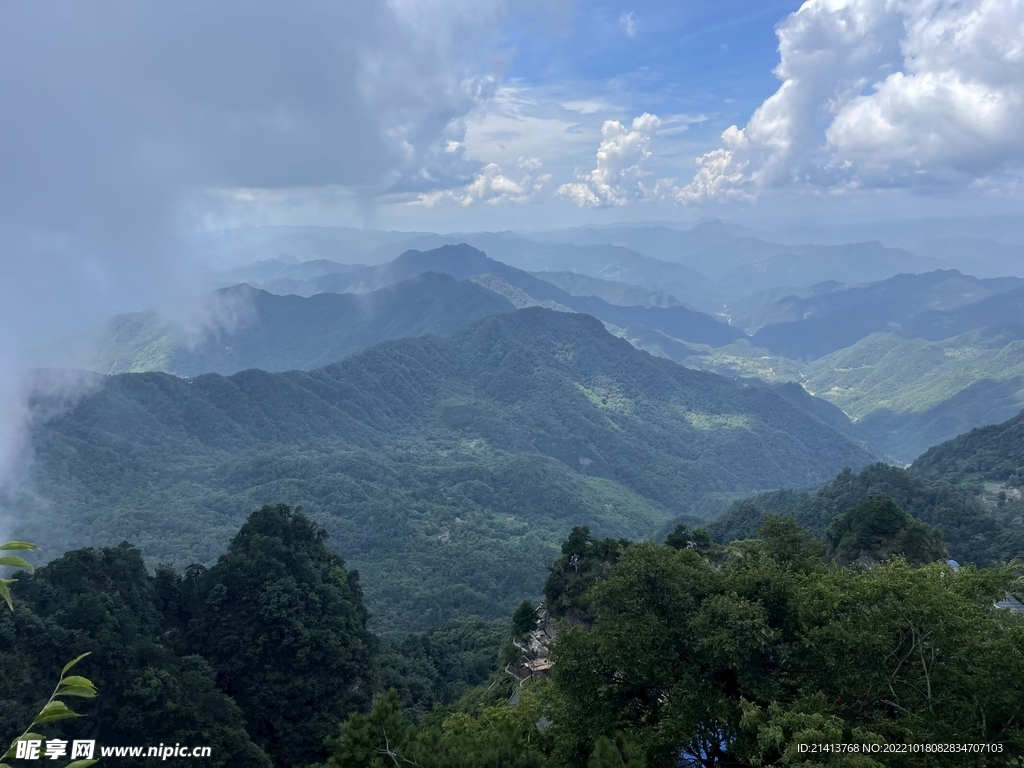 名山大山山脉 
