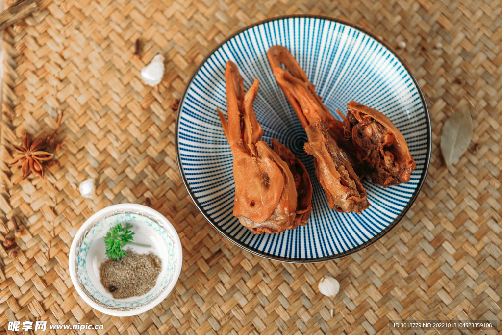 鸭下巴