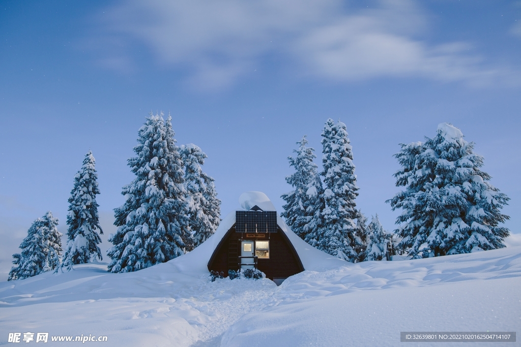 雪中小屋