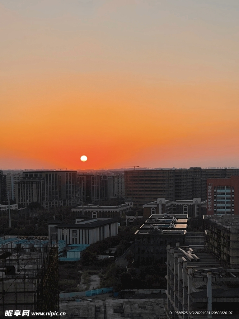 楼顶落日