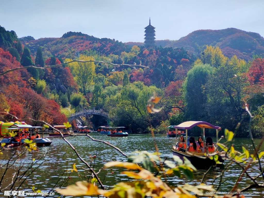 济南南部山区红叶谷