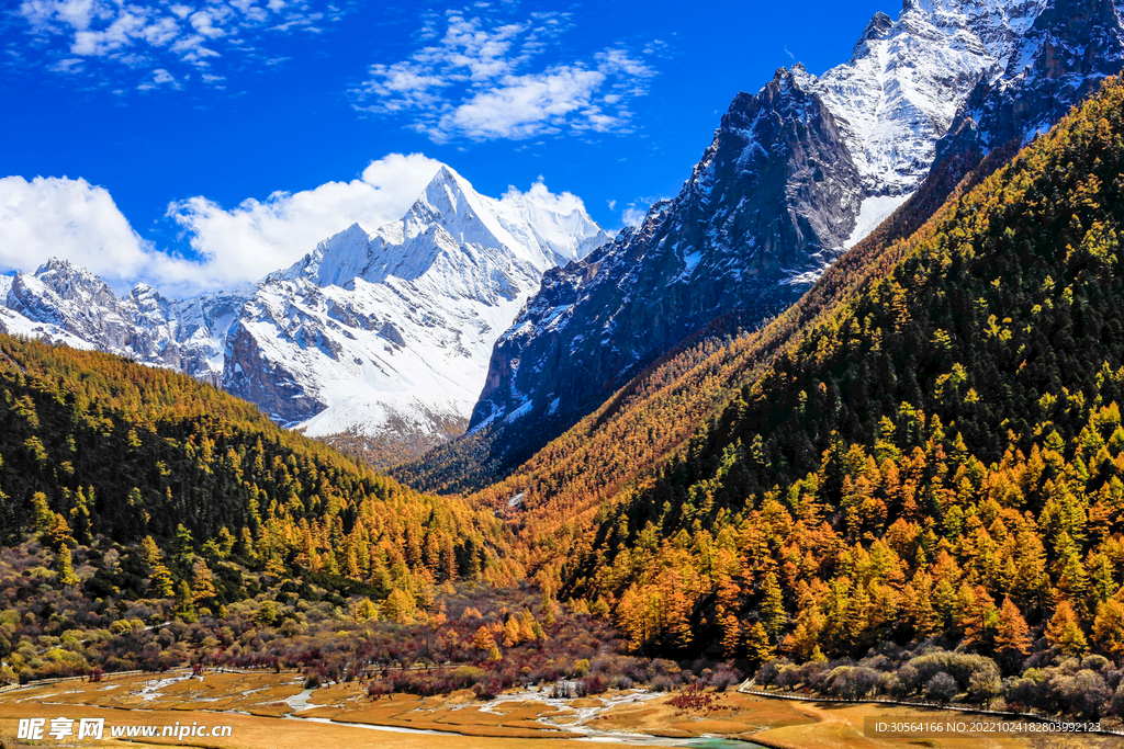 秋季雪山山脉