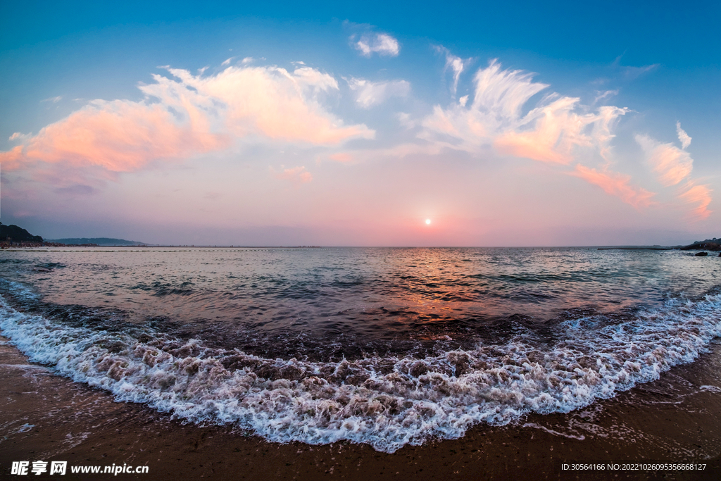 日落海边浪花