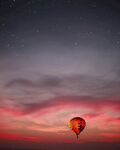 星空下的热气球