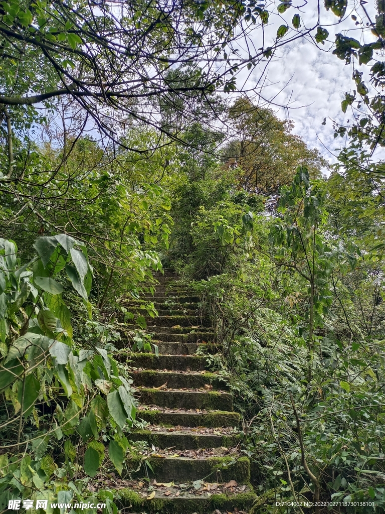 灵岩山景区 