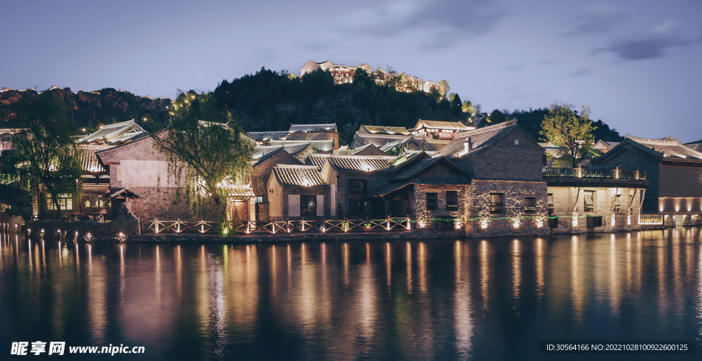 夜晚复古建筑