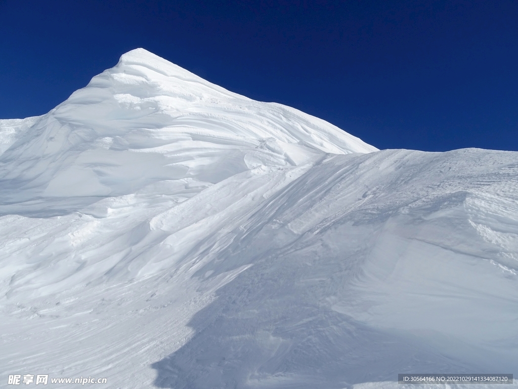 冬季雪山