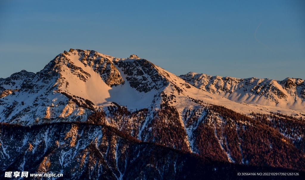 雪山山峰