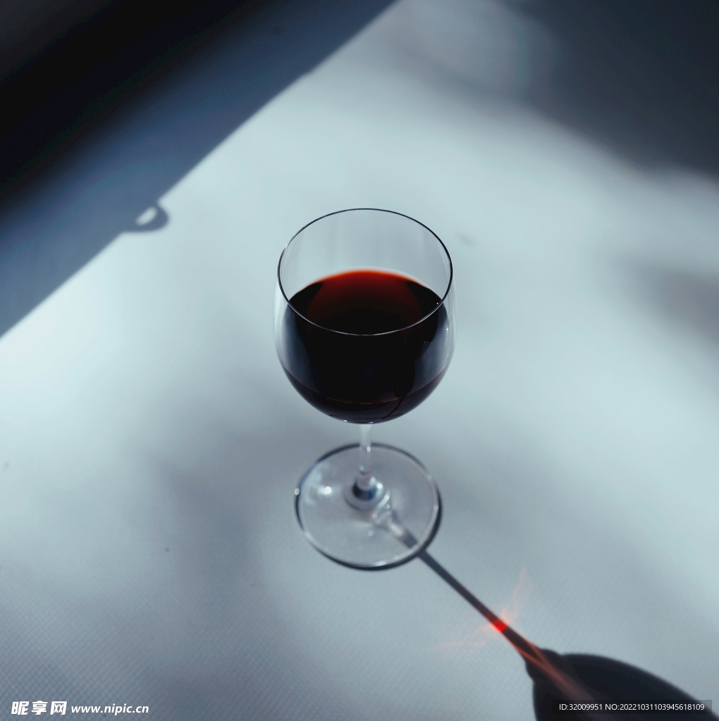 酒杯             