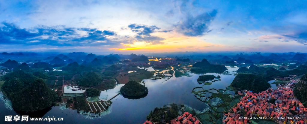 湖边旅游城市