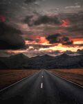 公路上的夕阳
