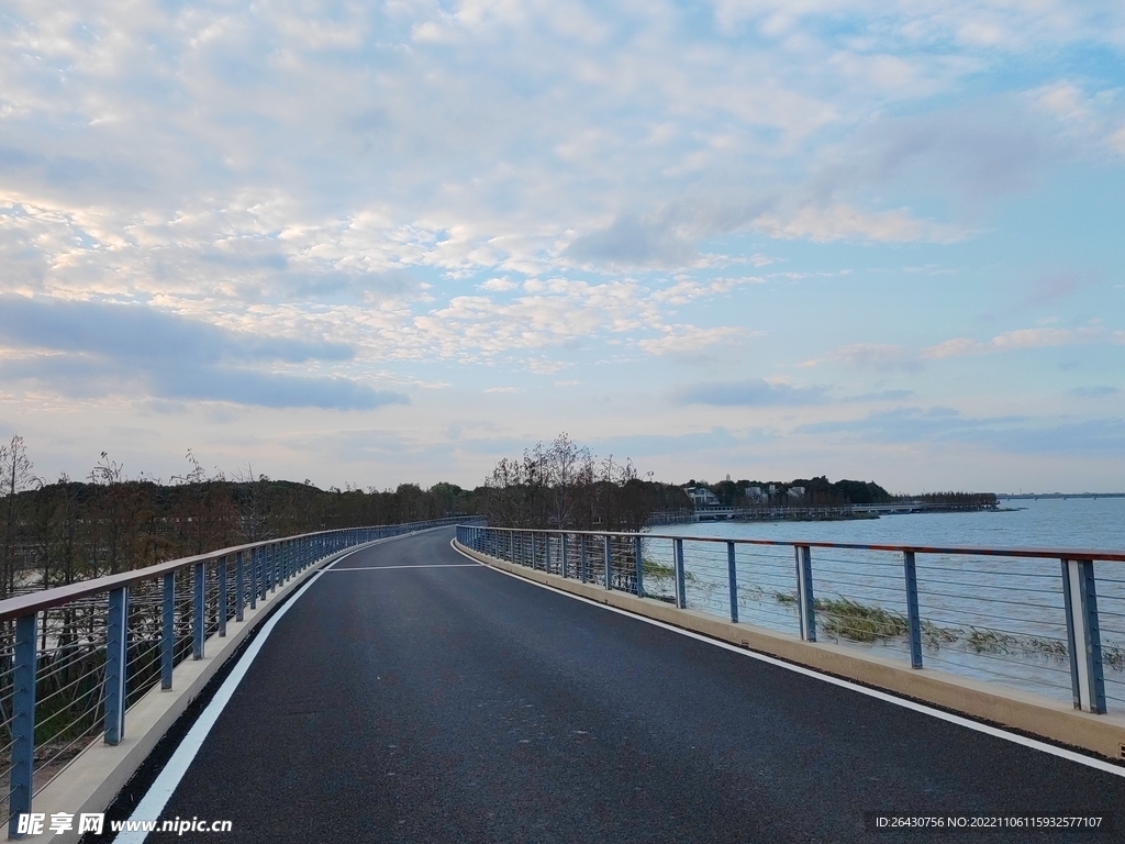 跨湖大桥弯道