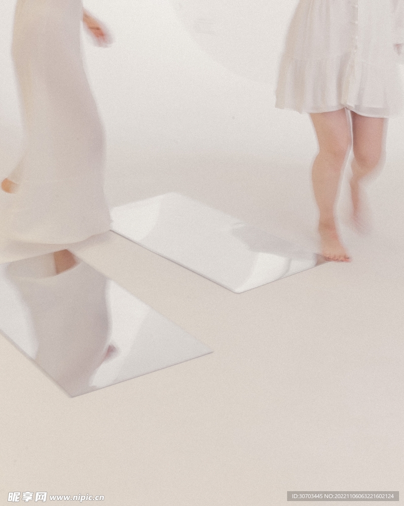 镜子和脚
