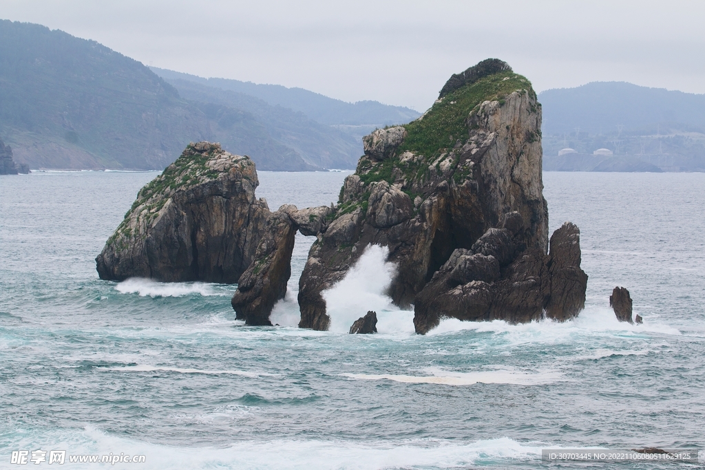 海和岩石
