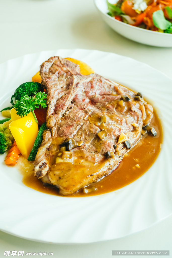 烤肉牛排美食