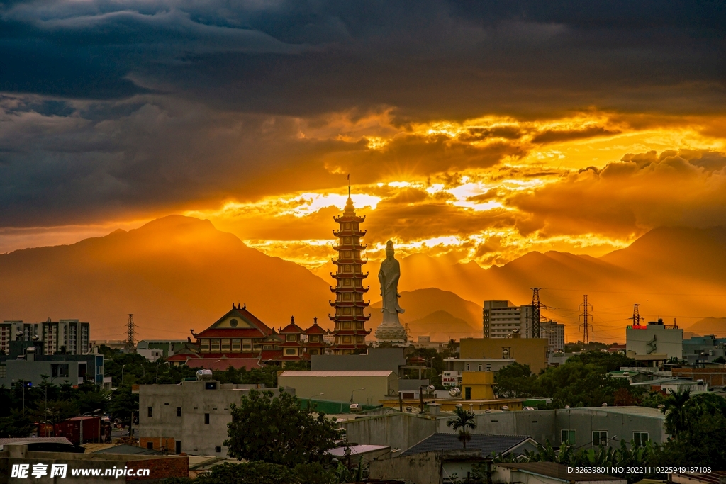 城市夕阳