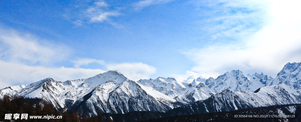 冬季雪山山脉