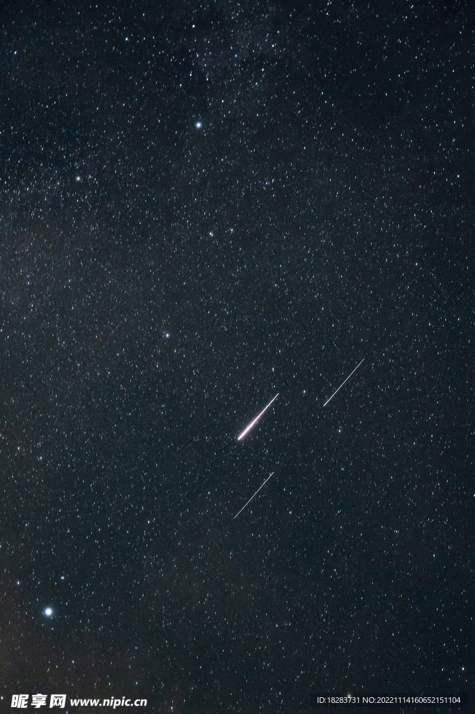 唯美流星雨星空图
