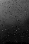 免抠窗户雨水雨滴透明背景素材
