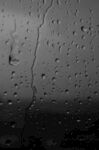 免抠窗户雨水雨滴透明背景素材