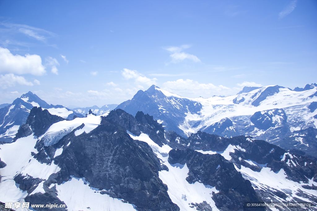 冬季雪山