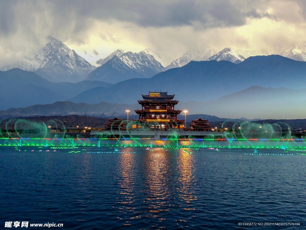 嘉峪关旅游夜景风景