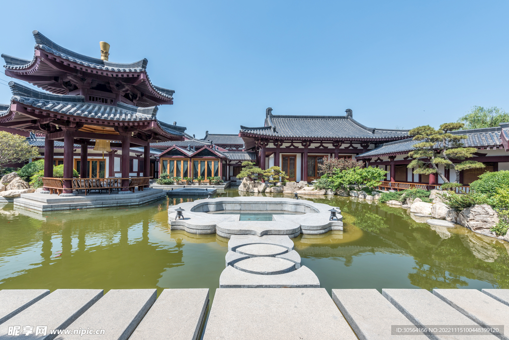 公园复古凉亭