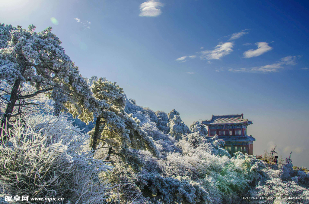 泰山雪景图
