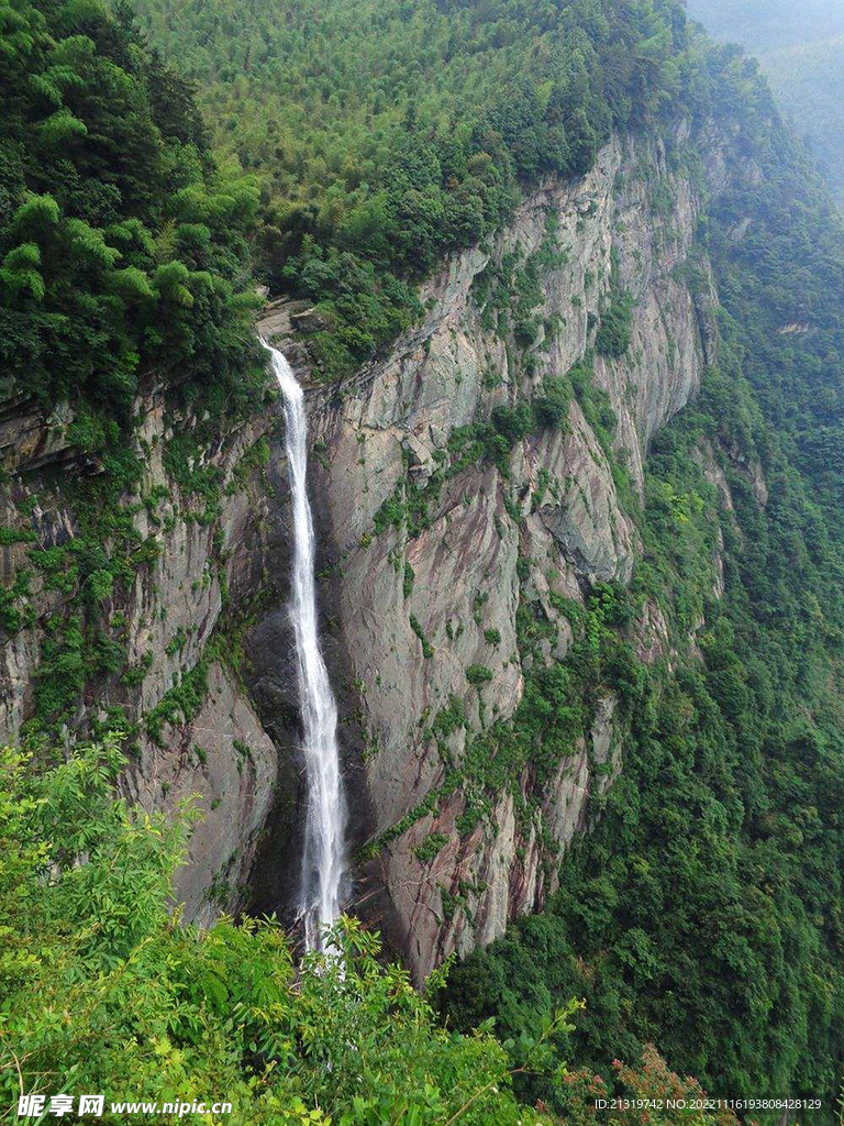 庐山瀑布摄影图